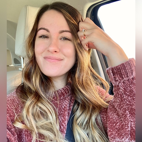 Meet your Posher, Amanda - Picture 2 of 3